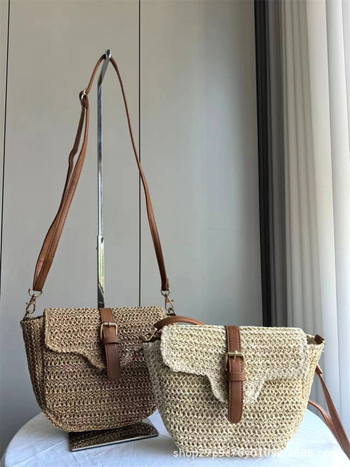 Torba od slame, tip sedlo, crossbody preko ramena, vertikalni kvadratni pleteni dizajn, zatvarač, svakodnevna plažna torba za žene