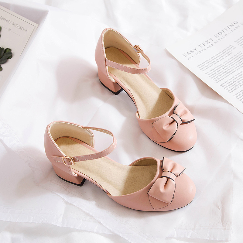 Lányoknak szóló szandál – Hercegnő stílus, felső rész mesterséges bőr, csúszásmentes gumitalp, Birkenstocks, 7–16 évesek