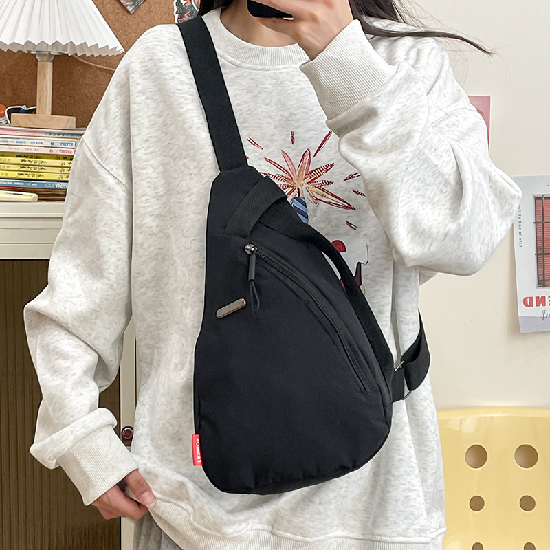 Najlonska prsna torba za muškarce i žene, crossbody stil s zatvaračem, najlonska podstava, džep za telefon, vanjski džep tipa patch