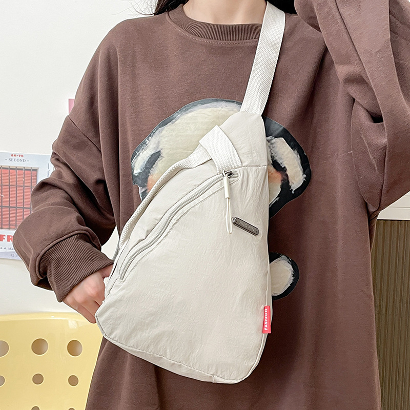 Najlonska prsna torba za muškarce i žene, crossbody stil s zatvaračem, najlonska podstava, džep za telefon, vanjski džep tipa patch
