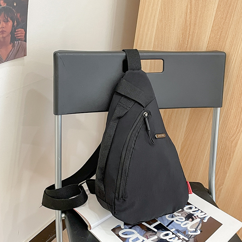 Najlonska prsna torba za muškarce i žene, crossbody stil s zatvaračem, najlonska podstava, džep za telefon, vanjski džep tipa patch