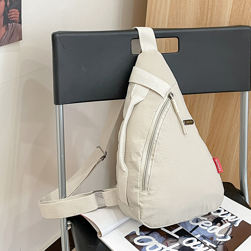 Najlonska prsna torba za muškarce i žene, crossbody stil s zatvaračem, najlonska podstava, džep za telefon, vanjski džep tipa patch