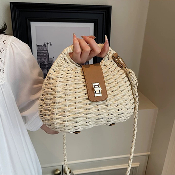 Szalmából készült tote táska fedéllel, ovális forma, poliészter bélés