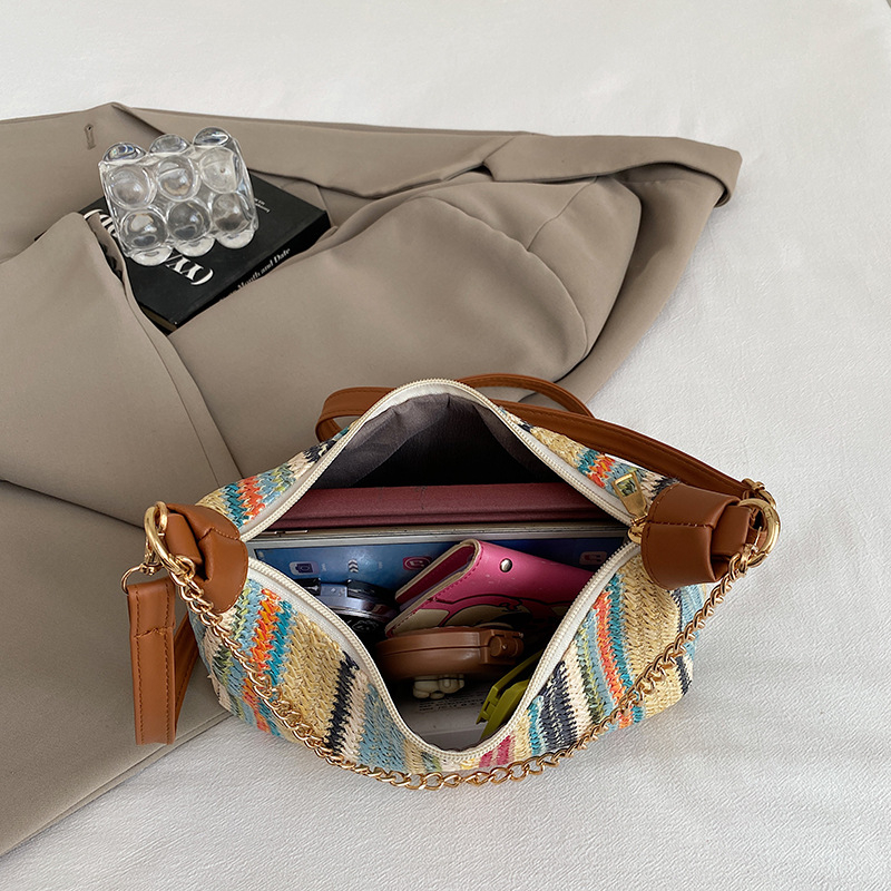Crossbody torbica od slame, urbani jednostavan stil, vodoravni kvadratni oblik, zatvaranje zipom, unutarnji džepovi za telefon i osobnu iskaznicu