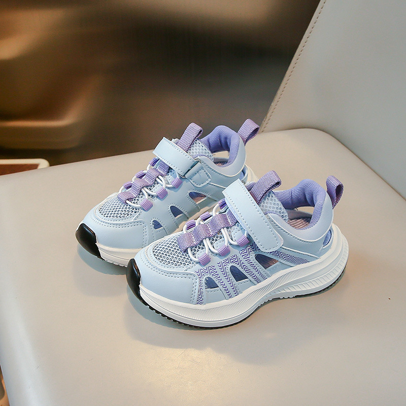 Lányoknak készült strandcipő, műbőr felsőrész, gumi talp, Velcro-zárás, csíkos mintázat, 4–12 éveseknek