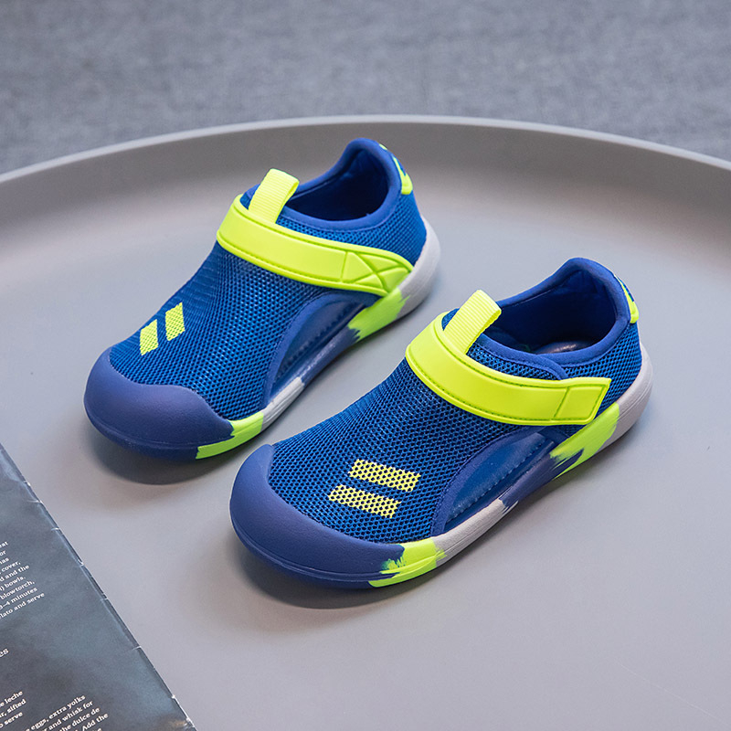 Lányoknak szóló sportos szandál, zárt orrú, Velcro-zár, műanyag felsőrész, gumi talp, 7–12 éveseknek