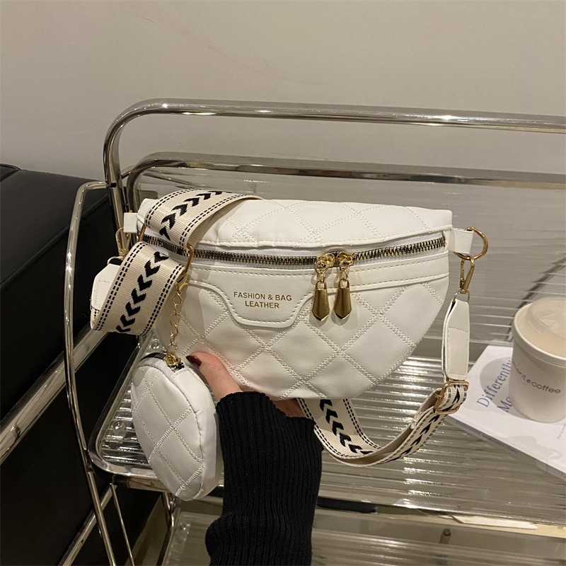 Crossbody torba s dijamantnim uzorkom, PU materijal, vodoravni kvadratni oblik, zatvaranje zipom, podstava od poliestera, jednodijelni remen