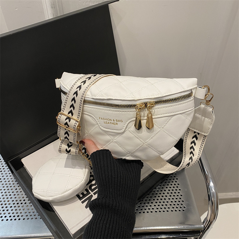 Crossbody torba s dijamantnim uzorkom, PU materijal, vodoravni kvadratni oblik, zatvaranje zipom, podstava od poliestera, jednodijelni remen