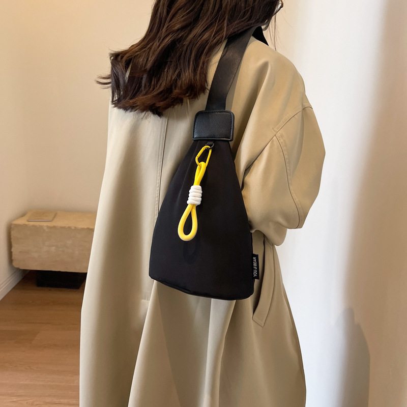 Ženska nylon messenger torba, gradski stil jednostavnost, poliesterska podstava, zatvaranje zatvaračem, 3D vanjski oblik