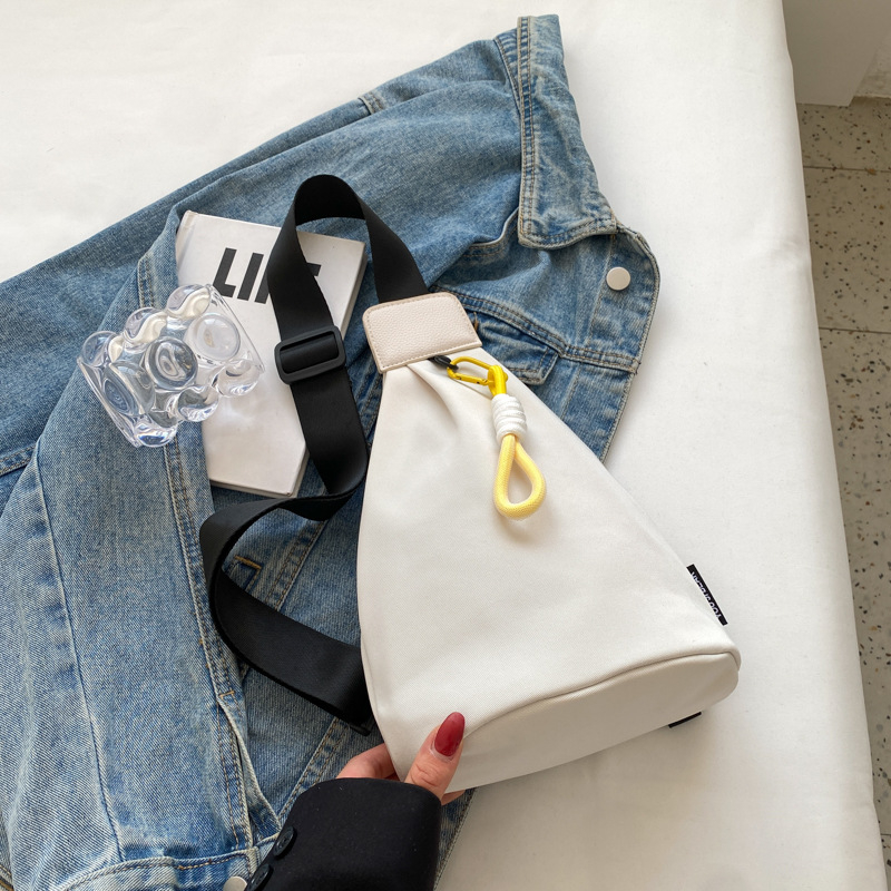 Ženska nylon messenger torba, gradski stil jednostavnost, poliesterska podstava, zatvaranje zatvaračem, 3D vanjski oblik