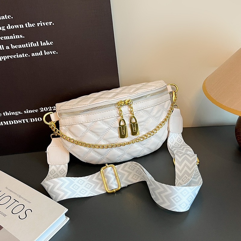 Női láncos crossbody táska Chanel-stílusban - nyár 2025, PU bőr, cipzár, belső poliészter bélés, telefonrekesz