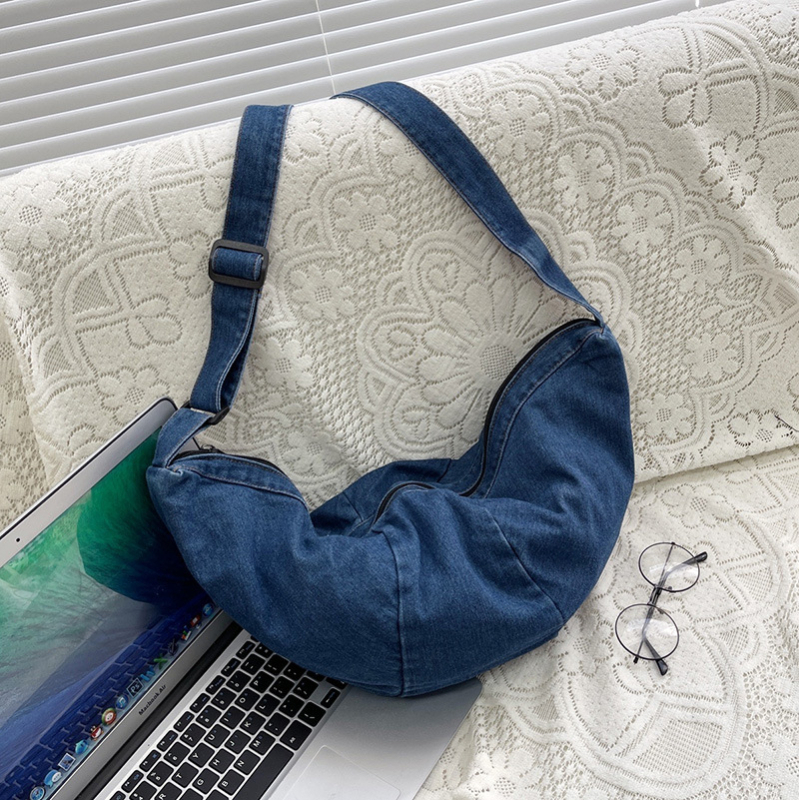 Denim Dumpling táska, keresztpántos, cipzárral záródó, bélés nélkül, nyitott külső zseb