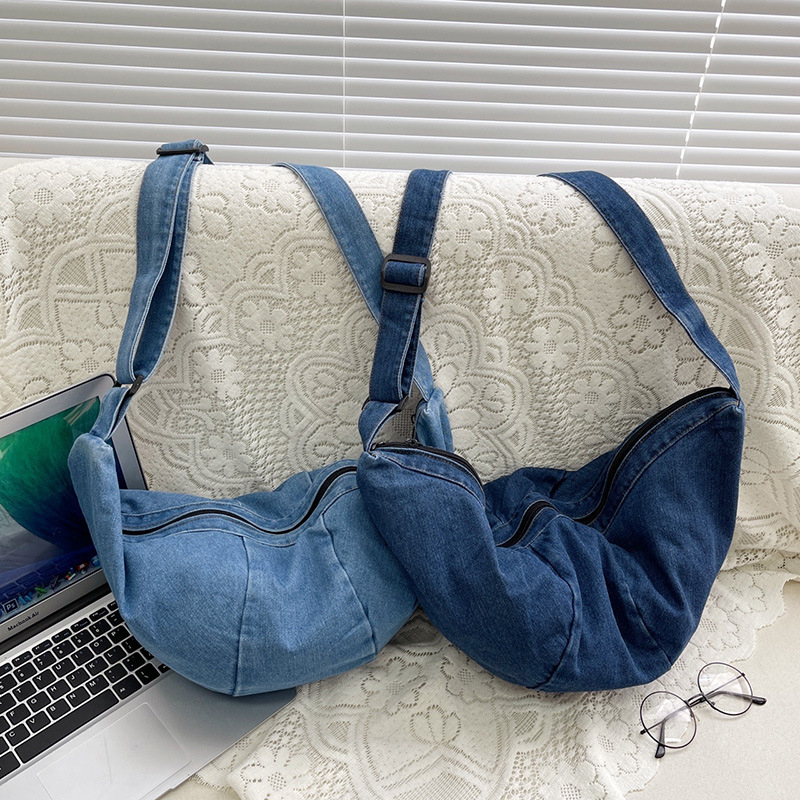 Denim Dumpling táska, keresztpántos, cipzárral záródó, bélés nélkül, nyitott külső zseb
