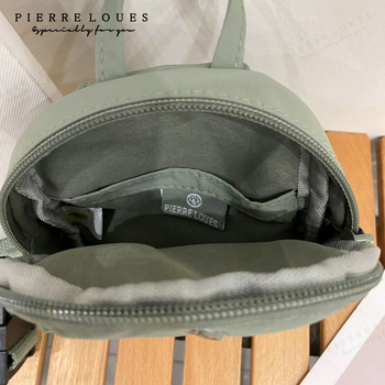 Torba za prsa s nišnim dizajnom od najlona, podstava od poliestera, zatvarač, trodimenzionalni vanjski oblik, unutarnji džepovi za telefon, dokumente i kameru