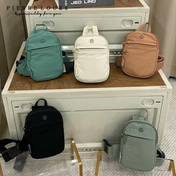 Torba za prsa s nišnim dizajnom od najlona, podstava od poliestera, zatvarač, trodimenzionalni vanjski oblik, unutarnji džepovi za telefon, dokumente i kameru