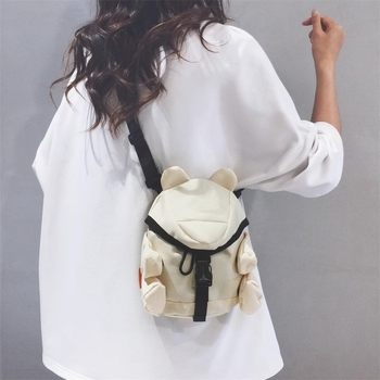 Nylonból készült keresztpántos kosár alakú táska – húzózsinórral záródó, egy vállpánttal, mindennapi használatra