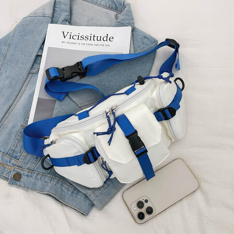 Nylonból készült crossbody táska, telefontartó zsebbel, cipzáras nyitás és egyetlen vállpánttal