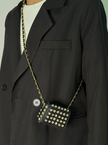 Pojasna torbica, gradski minimalizam (PU; Zima 2025; magnetsko zatvaranje; džep za telefon)