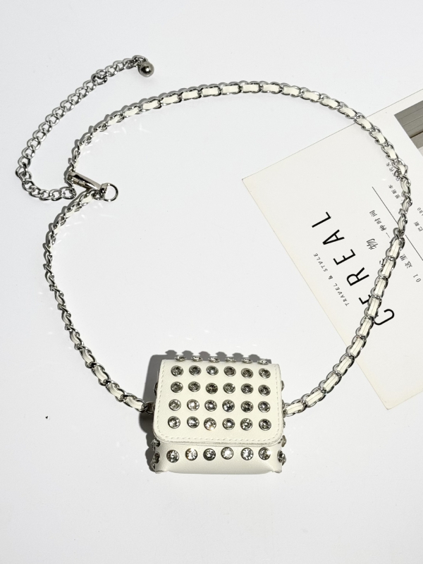 Pojasna torbica, gradski minimalizam (PU; Zima 2025; magnetsko zatvaranje; džep za telefon)