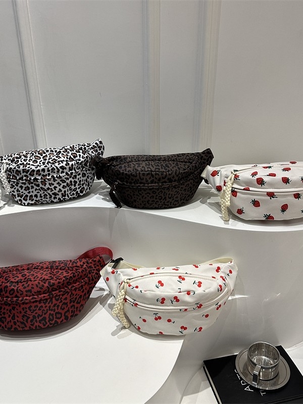 Ženska pojas torba za putovanja i svakodnevnu upotrebu — Oxford platno, zatvarač, vanjski džep tipa patch, unutarnji džep za dokumente, podstava od poliestera.