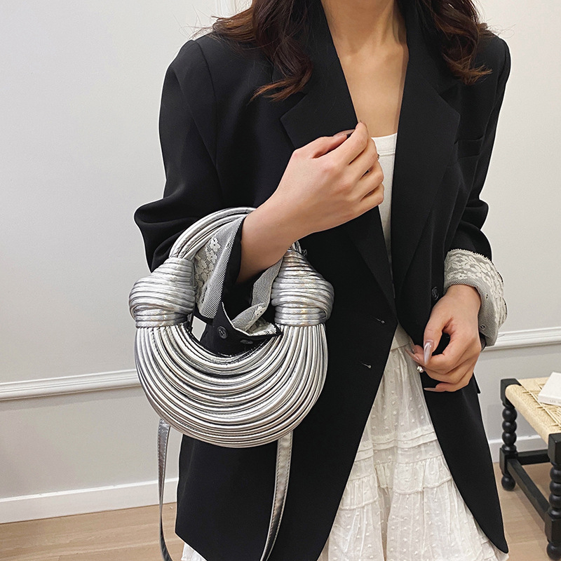 Crossbody torba - Street fashion, PU materijal, kružnog oblika, zatvaranje na zip, poliester podstava, unutarnja džep na zip, jedna naramenica