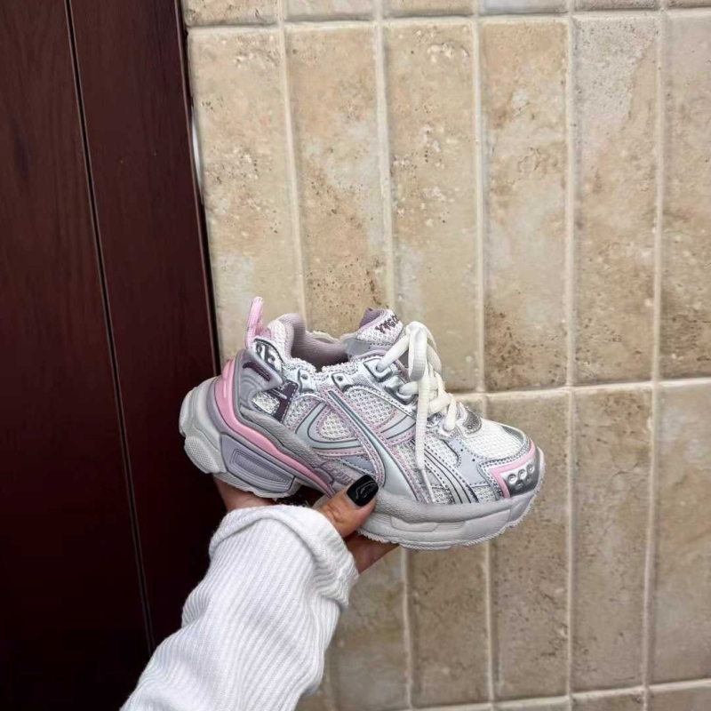 Unisex tenisice s niskim gornjim dijelom od mikrovlakana, gumena potplat, Velcro kopča, lagane, protuklizne
