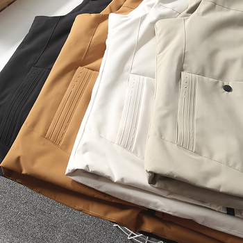 Férfi down mellény kacsa tollal, csíkos mintázat, álló gallér, dupla patentos záródás, karcsú fazon, poliészter anyag, hétköznapi viselet ősszel 2024