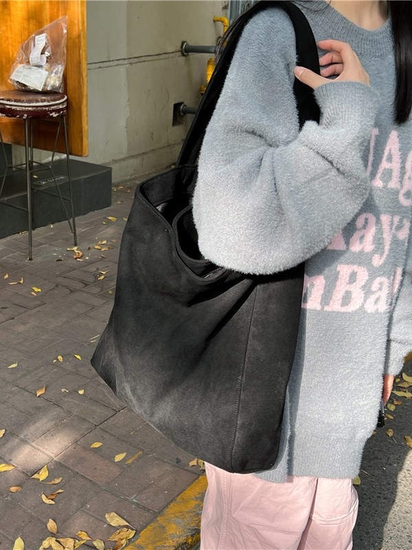 Torbica za ramenu od kože jelena, gradski stil, vertikalno kvadratnog oblika, magnetska kopča, unutarnja džep s preklopom i džep za dokumente