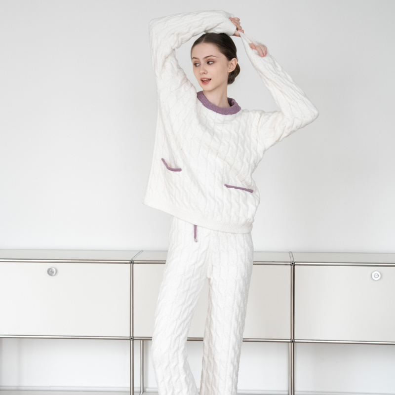Set kućne odjeće od polu-velura: Cardigan, francuski stil; gustoća 201–250 g/m2; bez ovratnika; dugi rukavi