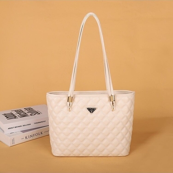 PU tote táska, városi letisztult stílus, horizontális négyzet alakú forma, cipzár, poliészter bélés