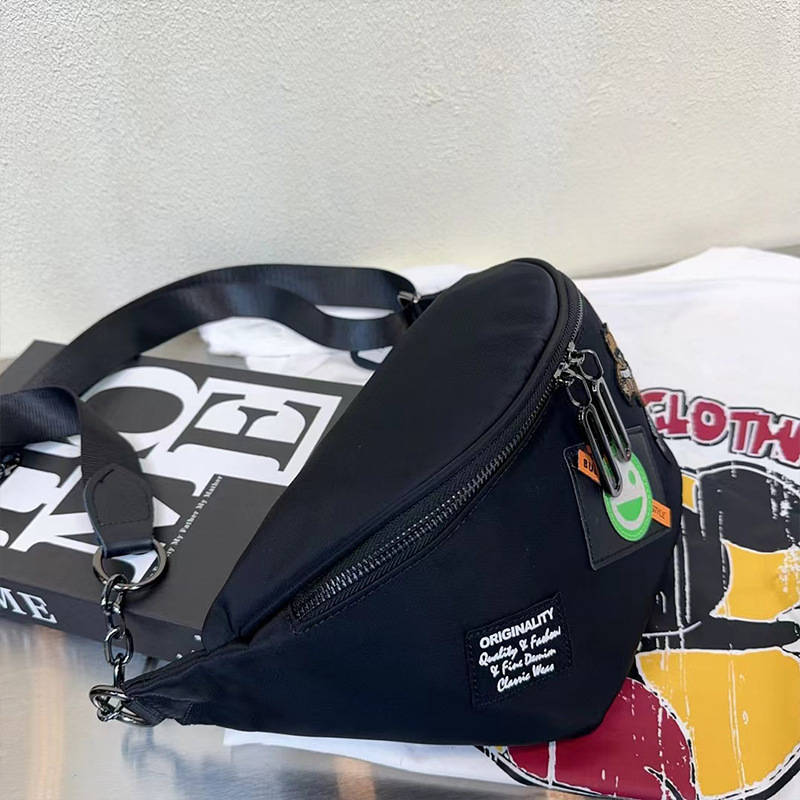 Crossbody torba od Oxford platna, gradski minimalistički stil, zatvarač, unutarnji džep sa zatvaračem i džep za telefon