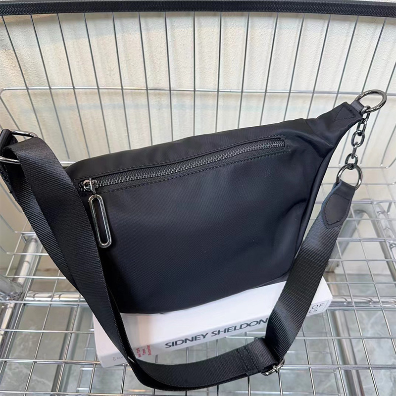 Crossbody torba od Oxford platna, gradski minimalistički stil, zatvarač, unutarnji džep sa zatvaračem i džep za telefon