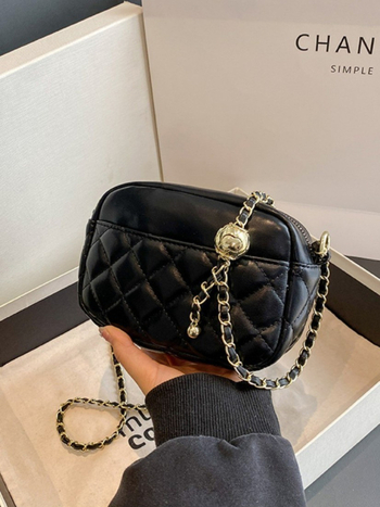 Mala crossbody torbica s rhombus uzorkom, PU materijal, zatvaranje na zip, skrivena džep, jedan remen, gradski minimalistički stil