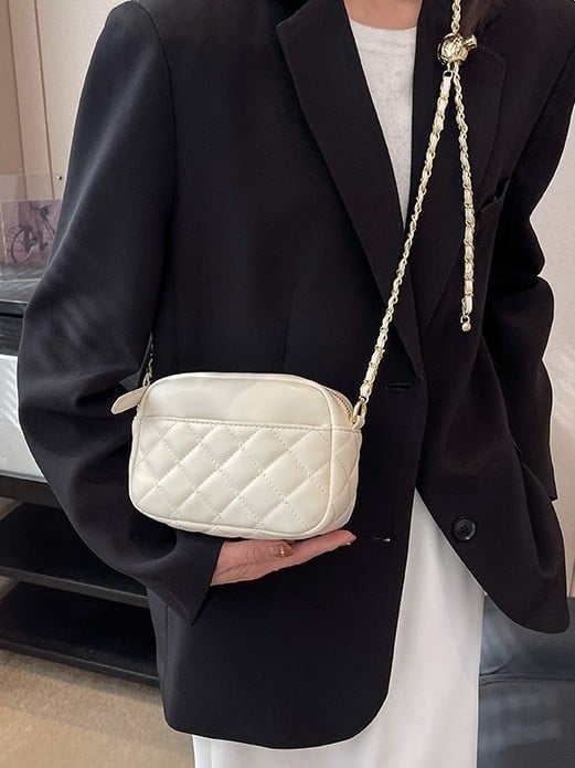 Mala crossbody torbica s rhombus uzorkom, PU materijal, zatvaranje na zip, skrivena džep, jedan remen, gradski minimalistički stil