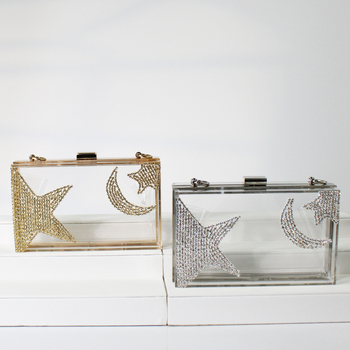 Akril láncos táska, vízszintes téglalap alakú, kis négyzet stílus, mágneszár, belső bélés szintetikus bőrrel