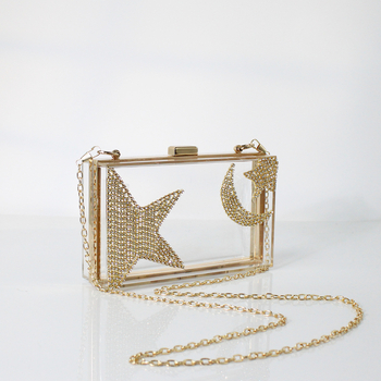 Akril láncos táska, vízszintes téglalap alakú, kis négyzet stílus, mágneszár, belső bélés szintetikus bőrrel