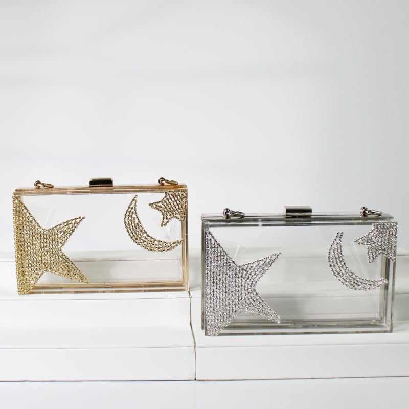 Akril láncos táska, vízszintes téglalap alakú, kis négyzet stílus, mágneszár, belső bélés szintetikus bőrrel