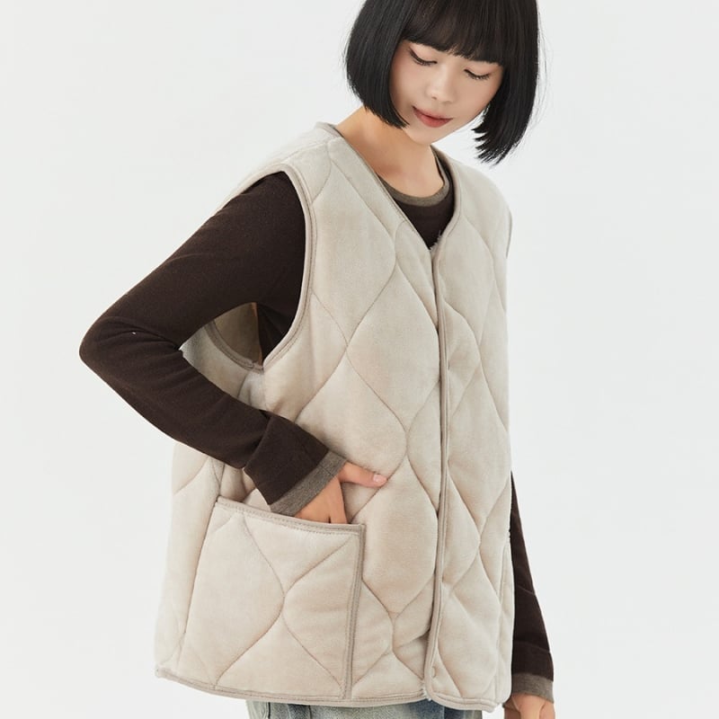 Γιλέκο από μαλλί αρνιού με επένδυση φλίς, καμουφλάζ, μπροστινά κουμπιά, στενή γραμμή, χωρίς γιακά