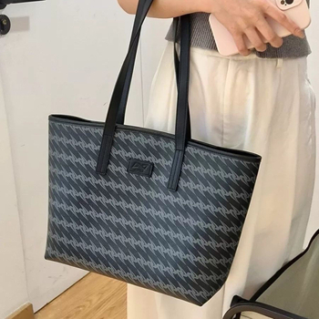 Tote torba s unisex stilom — poliester, PU podstava, proljeće 2024, svakodnevna upotreba