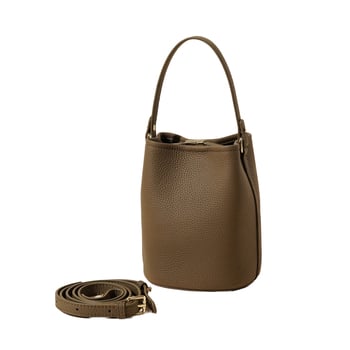 Bucket torbica od kože najvišeg sloja — prava koža, gradski minimalistički stil, otvoreni gornji dio, remen za rame ili crossbody