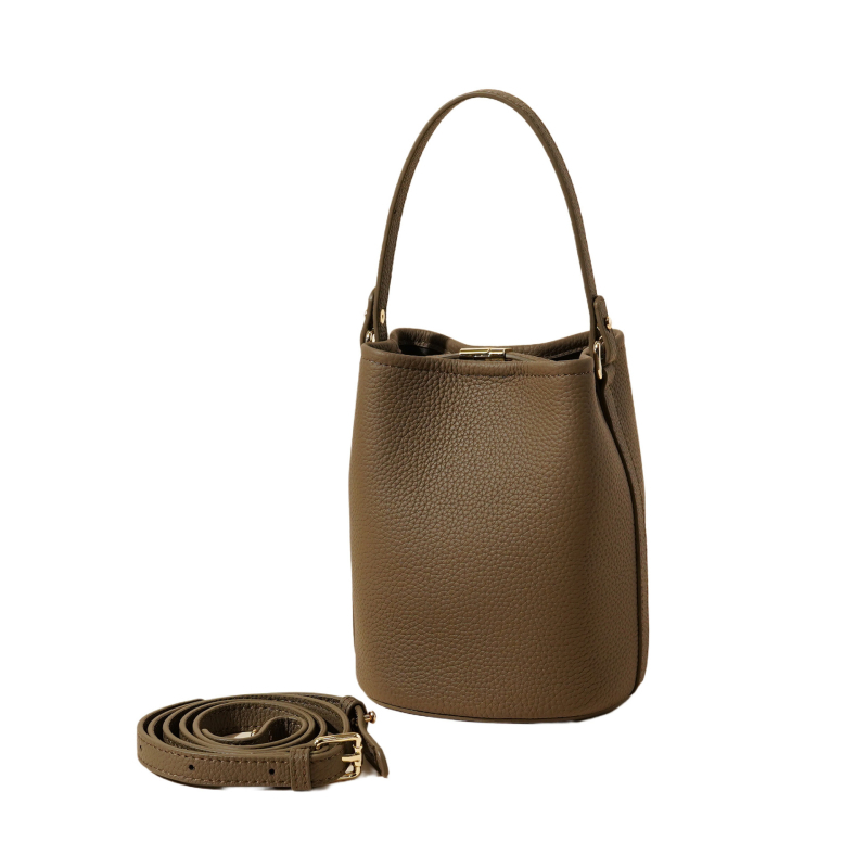 Bucket torbica od kože najvišeg sloja — prava koža, gradski minimalistički stil, otvoreni gornji dio, remen za rame ili crossbody