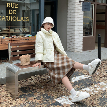 Dámska sukňa s vysokým pásom, káro vzorom, strednej dĺžky, polyester, jar 2025