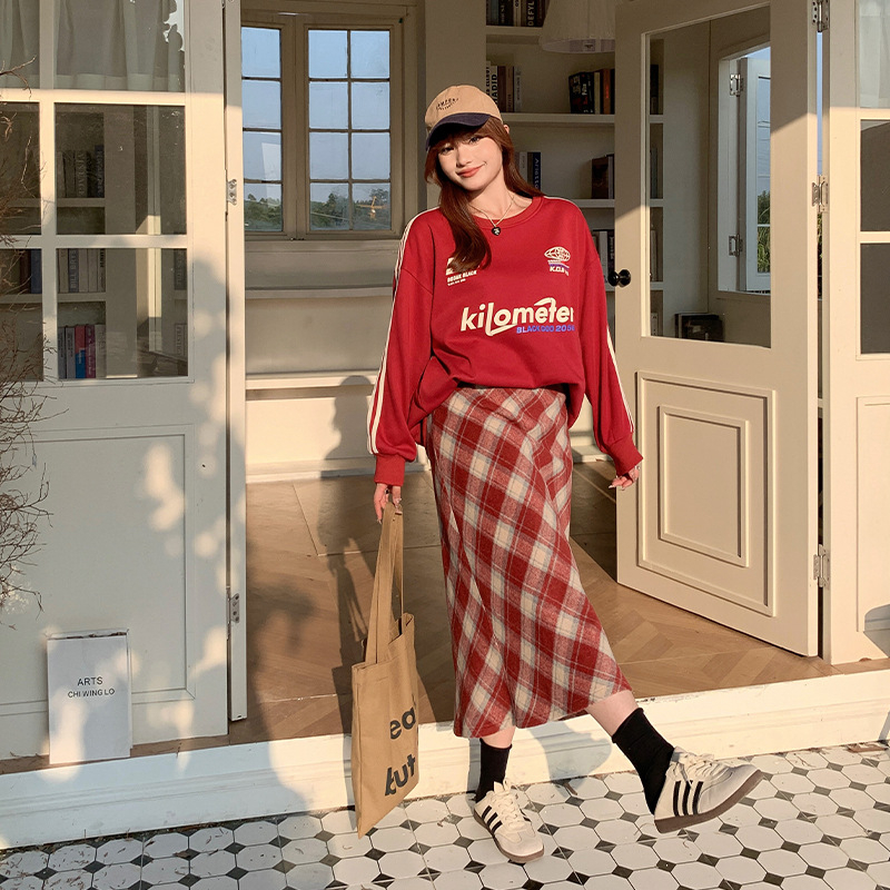 Dámska sukňa s vysokým pásom, káro vzorom, strednej dĺžky, polyester, jar 2025