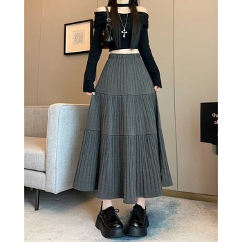 A-line vlnená sukňa, sukňa typu dážnik, vysoký pás, dlhá, textúra s vráskami, zima 2025, elegantný pracovný štýl