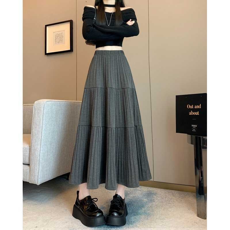 A-line vlnená sukňa, sukňa typu dážnik, vysoký pás, dlhá, textúra s vráskami, zima 2025, elegantný pracovný štýl