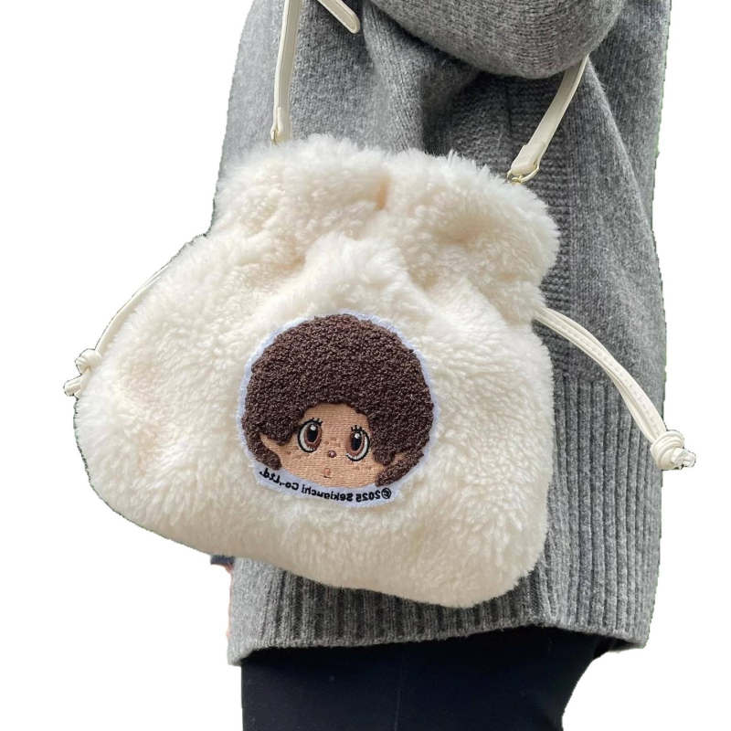 Bucket torba s Monchhichi izvezom, pliš materijal, japanski stil, otvoranje šnrom, podstava od najlona