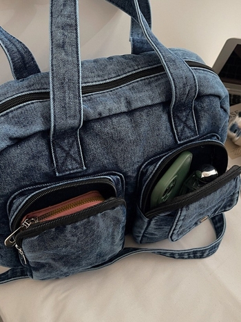 Ženska denim crossbody torbica, minimalističkog malog kvadratnog stila, zatvaranje na zatvarač, poliester podstava, skriveni džep sa zatvaračem i džep za telefon