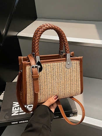Slamnata crossbody torba, horizontalni kvadratni oblik, zatvarač, pretinac za telefon, jedan remen