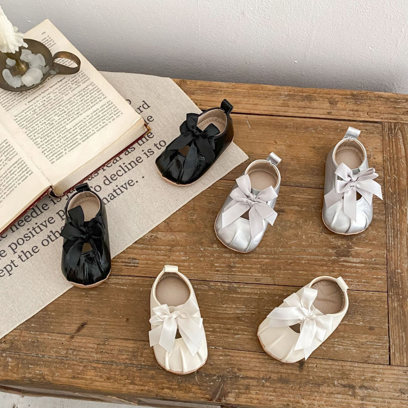 Pantofi bebeluși în stil prințesă, partea superioară PU, talpă din cauciuc, închidere cu elastic, fundă decorativă, antiderapant