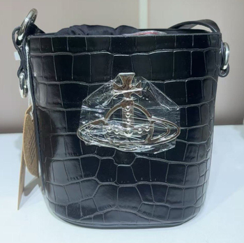 Geantă bucket din PU cu model crocodil, închidere cu șnur, căptușeală din nailon, buzunare interioare pentru telefon și buzunar cu fermoar laminat, două curele